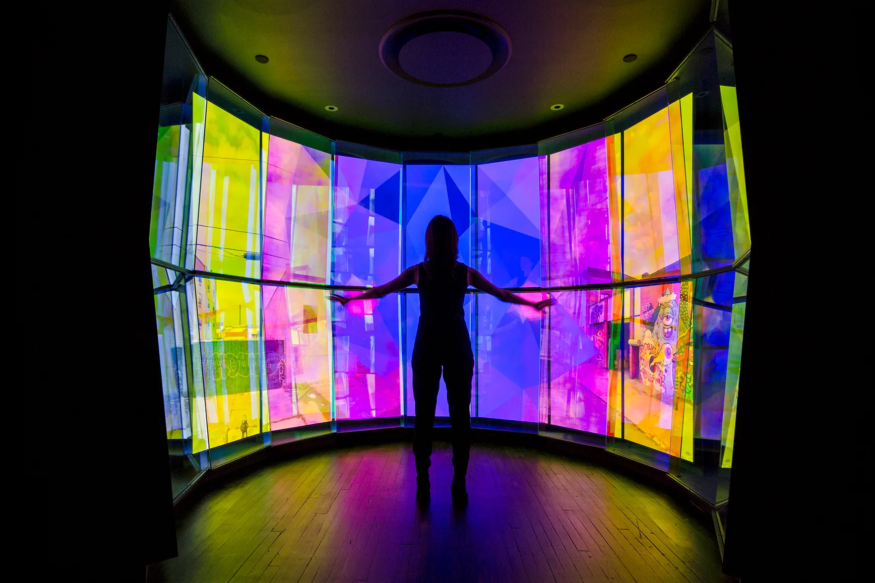 In the single-person experience of the cave, visitors were taken
on a personalized tour of hidden gems throughout NYC.