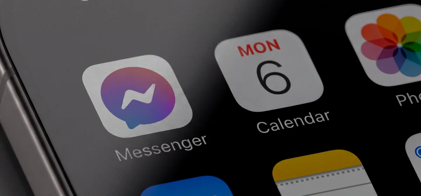 Messenger app icon on an iOS home screen
